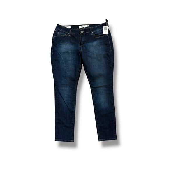 New Torrid Women's Plus Curvy Skinny Stretch Dark Wash Denim Blue Jeans Size 12S - Picture 1 of 6